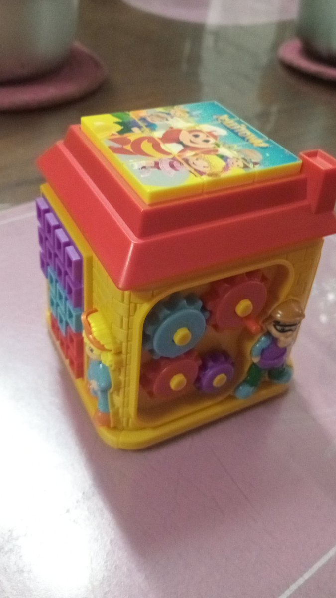 SavlynCake's tweet photo. Jollibee toys on 🔝🔥🗣 https://t.co/touPqsL6bU