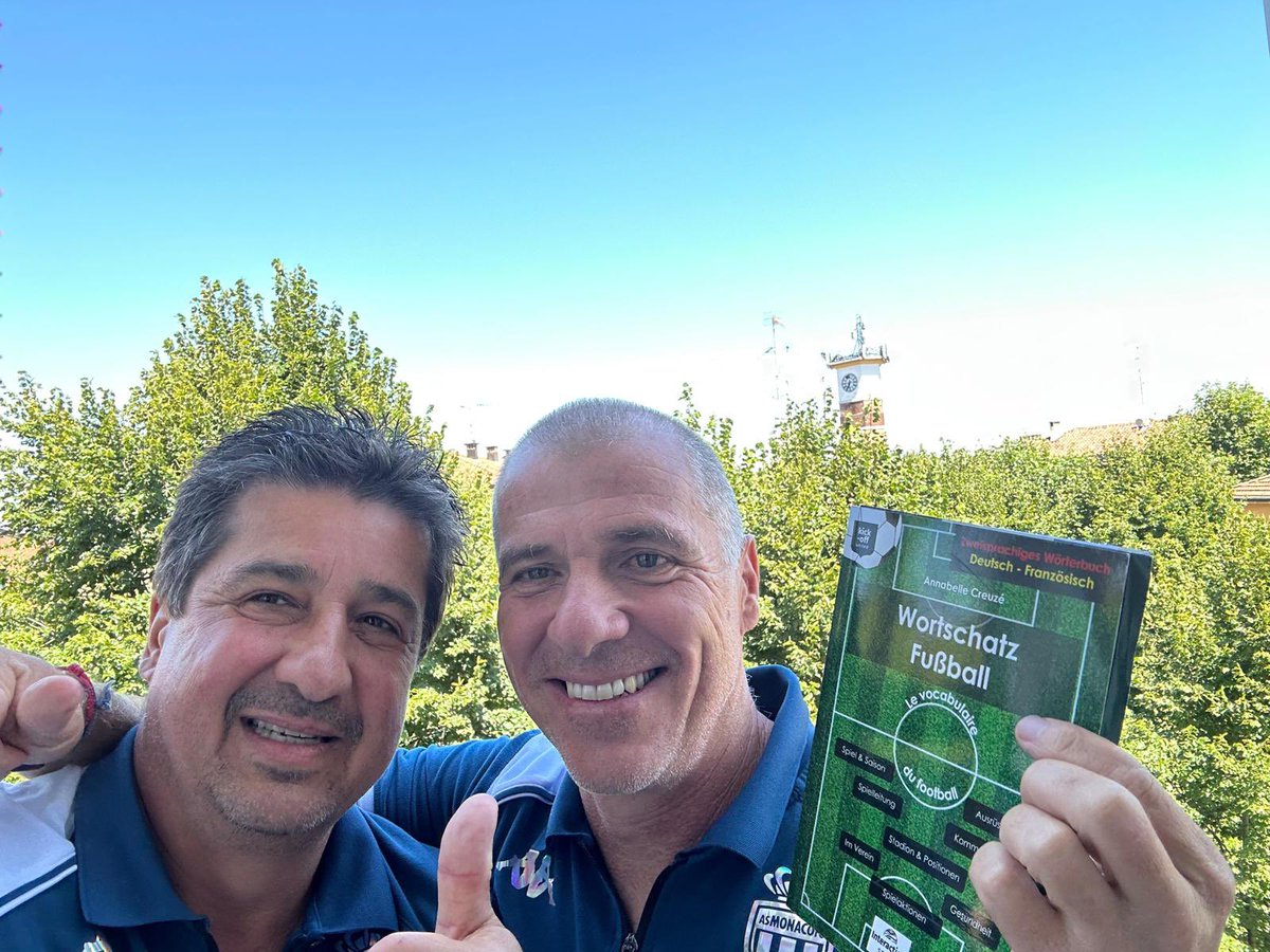 Merci au staff de <a href="/AS_Monaco/">AS Monaco 🇲🇨</a> pour votre confiance 🙏et BRAVO pour vos efforts pour apprendre le français🇫🇷 !!💪👏
Plus d’infos sur nos lexiques bilingues du football⚽️ pour vos projets à l’étranger ou aider des joueurs et staffs à s’intégrer en France 👉kickoffunited.com 🔥