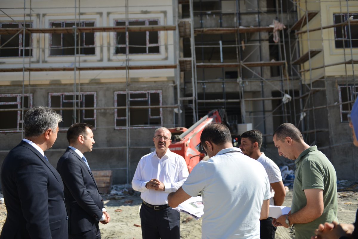 Elazığ Valisi Sn. Dr. Ömer TORAMAN İl Müdürümüz Mehmet YİĞİT ile birlikte Yeni Yapım kapsamında inşaatları devam eden Sürsürü Anaokulu ve Sürsürü İlkokulunda incelemelerde bulundu. <a href="/tcmeb/">Millî Eğitim Bakanlığı</a> <a href="/Yusuf__Tekin/">Yusuf Tekin</a> <a href="/omertoraman25/">Ömer Toraman, Doç. Dr.</a> <a href="/mehmetyigitmem/">Mehmet YİĞİT</a>