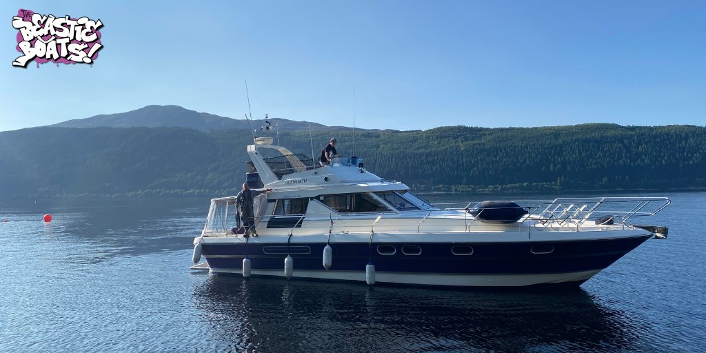 Why should you take a trip on The Glenliath?

👉 It's extremely comfortable
👉 There's indoor seating, perfect for those breezier days
👉 You can enjoy snacks and drinks while onboard
👉 You can take in Loch Ness from a whole new perspective