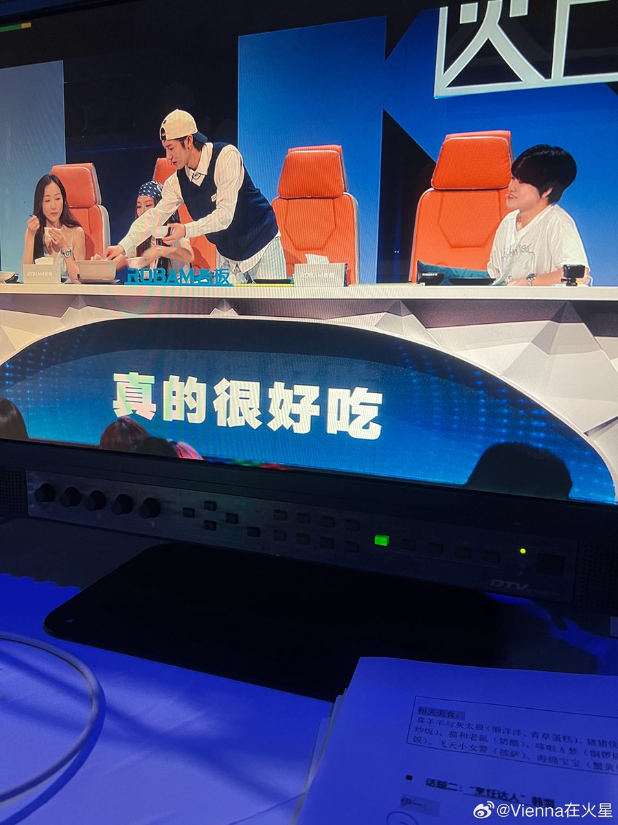 renjeonah's tweet photo. renjun on 'it sounds delicious' show pd weibo post! 🥺

https://t.co/YqOwVuB6Hd https://t.co/11OLbhxdZc