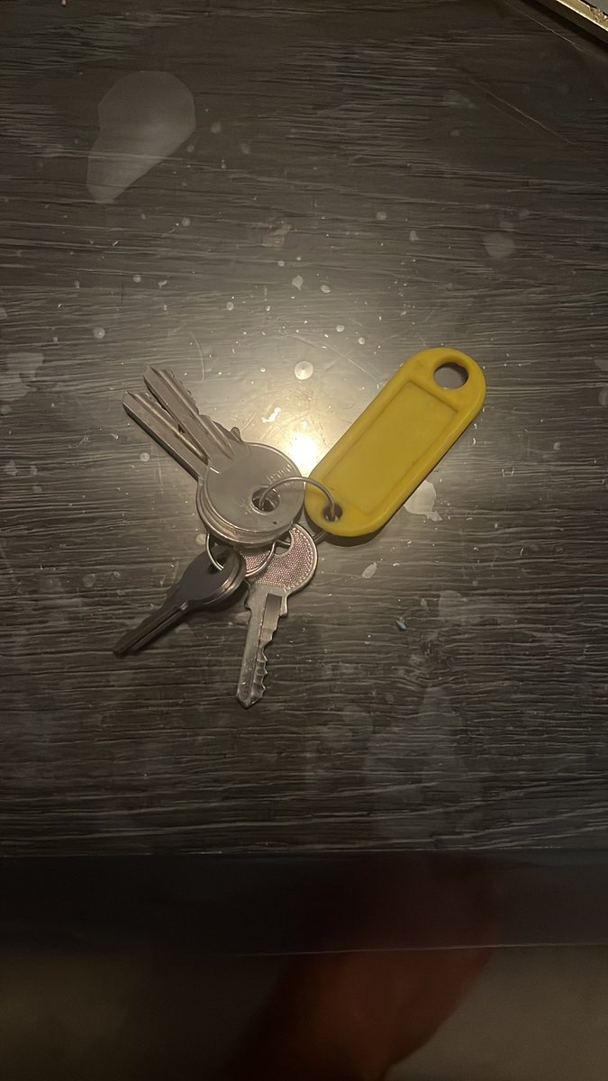 Salut a tous clé retrouver hier au virage depe zone MTP partager svp merci <a href="/MTP_1994_/">MTP 1994</a> <a href="/OM_Officiel/">Olympique de Marseille</a> <a href="/ompassion/">OhaiMe-Passion.com</a> <a href="/OMLaProvence/">La Provence OM</a>