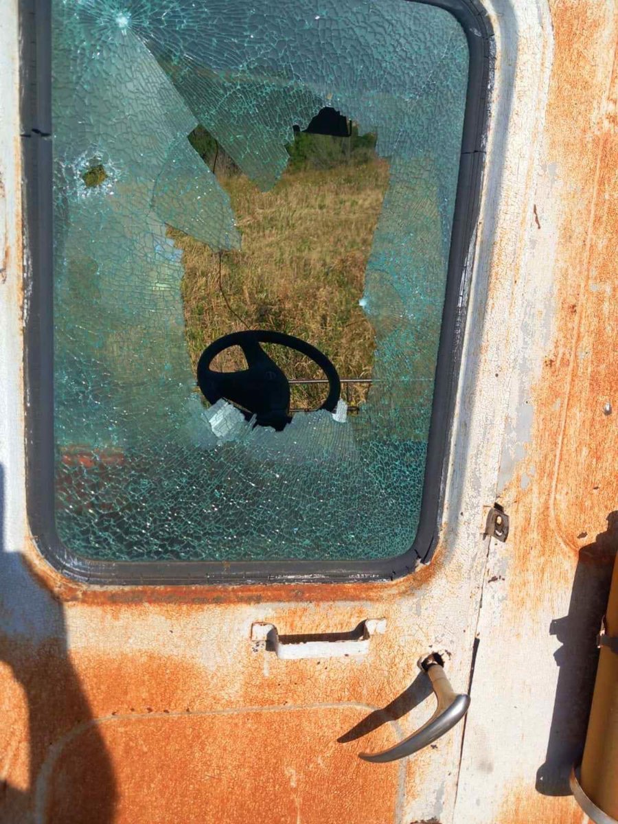 abaghyan_a's tweet photo. Azerbaijanis shot at the grain harvester driven by M.A., a resident of Murishen village of Artsakh.

The citizen managed to save himself.

Agricultural works were stopped due to the shootings.
#StopArmenianGenocide2023 😡
@UNHumanRights 😡
#unblockArtsakh 😡 https://t.co/LOjrrecUSz