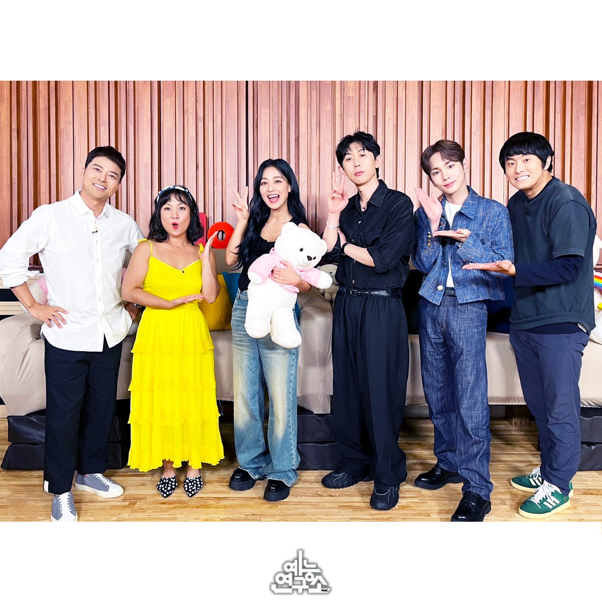 절친 황보라와 양양으로 바캉스를 떠난 나래!👙🏖
독립 2년 차 트와이스 지효의 싱글 라이프 최초 공개!!🏠
#나혼자산다 금요일 밤 11시 10분!
#전현무 #박나래 #지효 #코드쿤스트 #기안84 #Key #윤성빈