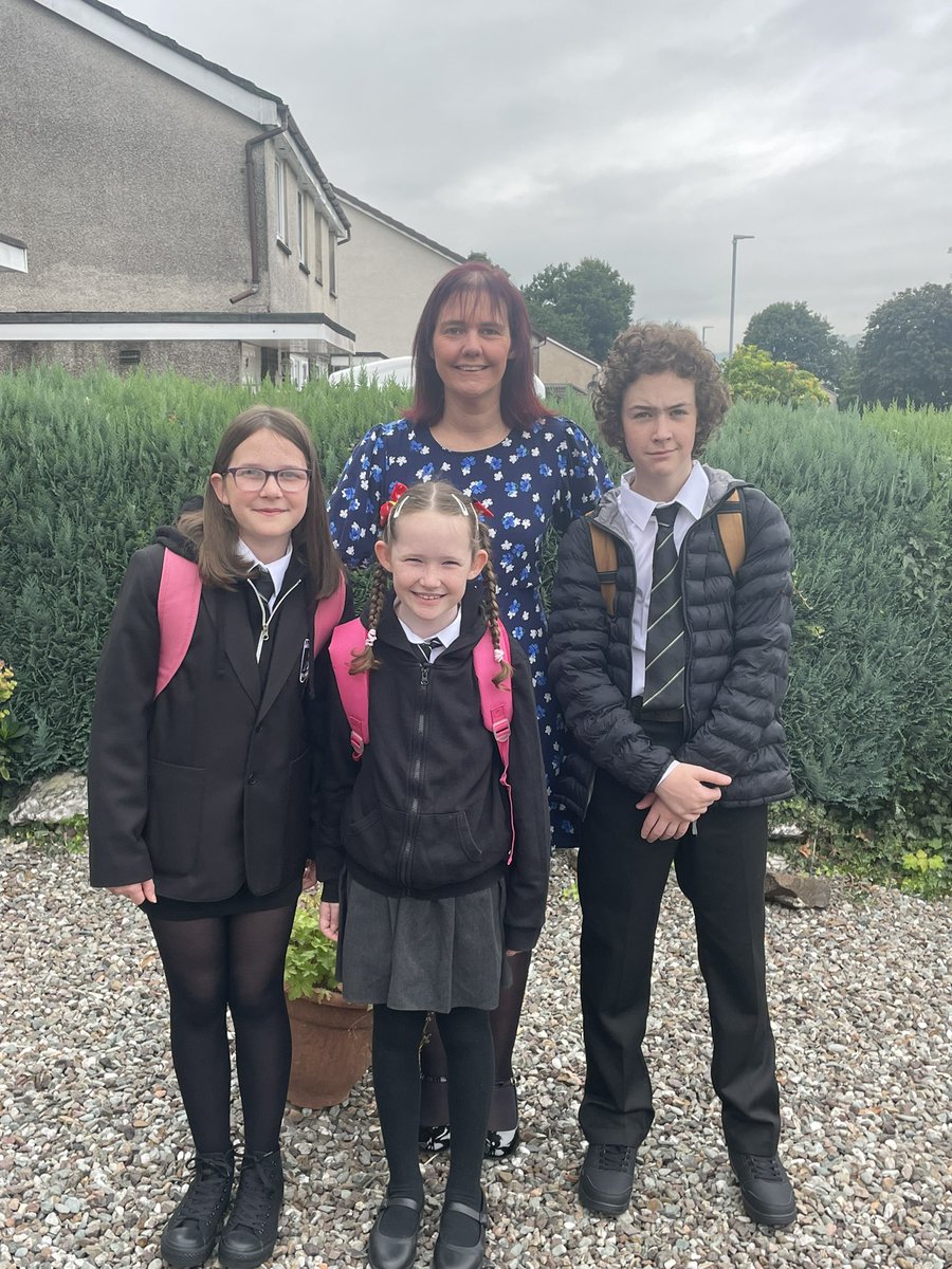 gl_rosbotham's tweet photo. Back to school, now S3, S1 and P5 Best of luck, we love you loads ❤️ https://t.co/wja7eeb395