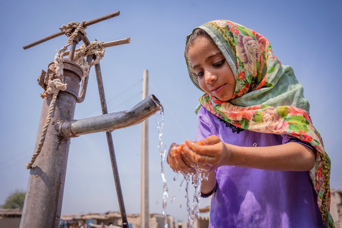 jorgeolague's tweet photo. This is the world our children live in ⬇️
⚠️ 1,000 die daily from diseases caused by unsafe water, sanitation &amp; hygiene
⚠️ 450M live in areas of extreme water vulnerability
⚠️ 648M lack safe drinking water

🌍 We must ensure a water-secure future #ForEveryChild.
#WorldWaterWeek https://t.co/ZJ9xoOmbWt