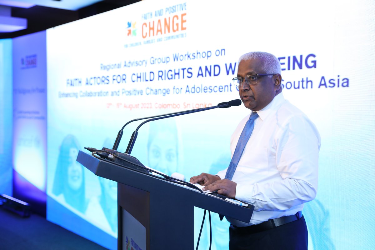 UNICEF_SriLanka's tweet photo. Uniting for a brighter future! Let's empower adolescent girls across South Asia. Faith leaders, UNICEF, and partners team up to enhance child rights. Together, we're making a real impact! 📷 #FaithForChange #ChildRights https://t.co/H0X3kKp56h