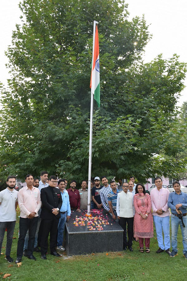 RisingKashmir's tweet photo. #DirInfo hoists #NationalFlag
@OfficeOfLGJandK @manojsinha_
@diprjk
https://t.co/JSHva64kN6 https://t.co/huMjBvvVl2
