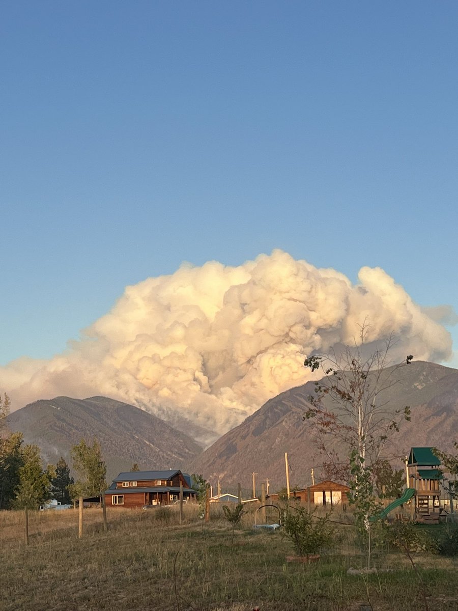 jbmalatare's tweet photo. @MontanaBasque Today from our front yard…. https://t.co/vTfpAKQhOq