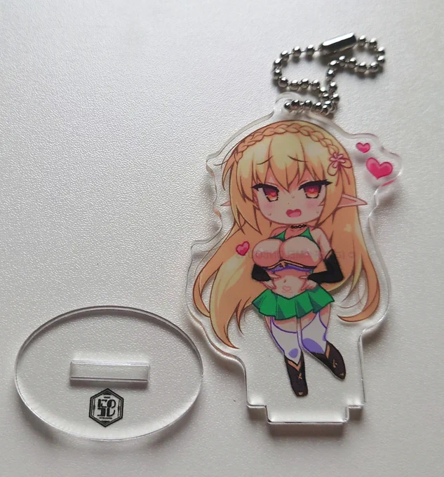 ミニスタンドアクリルキーホルダーシルファさん淫紋発動スタイルアクスタです 相変わらず主人公に刻まれた淫紋に悩まされている彼女ですが、淫紋が勝手に発動してしまうシチュエーションに自分で興奮してしまうせいで、淫紋が発動してなくてもわりと一人遊びに興じています。泥沼。#WGCにの子 