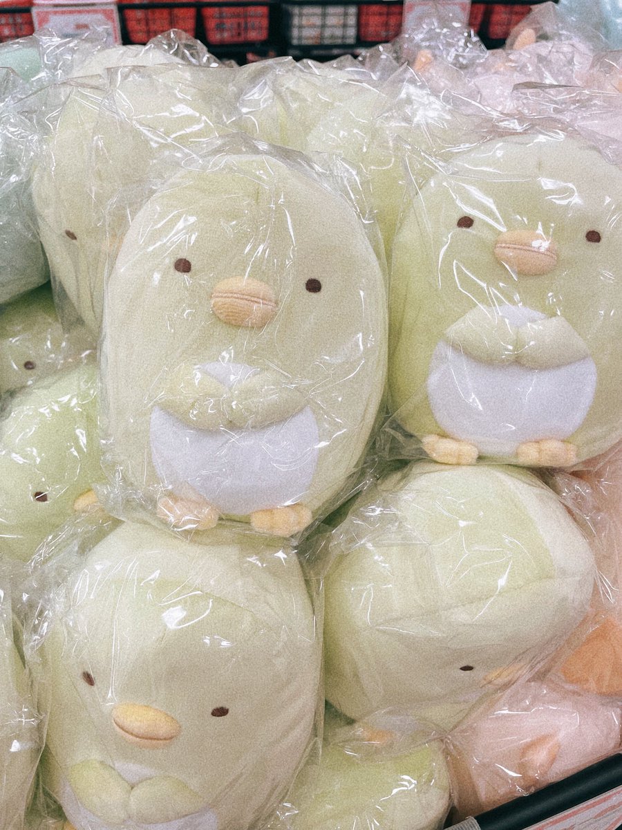 fuji_bungu's tweet image. ✨🎈お知らせ🎈✨

海浜幕張駅前🚇プレナ幕張にて
“Fancy GOODS outlet SHOP”を
オープンしております🧸🎪

あの可愛いキャラクターが
約60%OFF⁉️

これは、、来るっきゃない🫶✨

8/31まで！！
プレナ幕張2階セリアさんの横で
皆様をお待ちしておりまーす🙋‍♀️🧡

#期間限定
#すみっコぐらし
#拡散希望