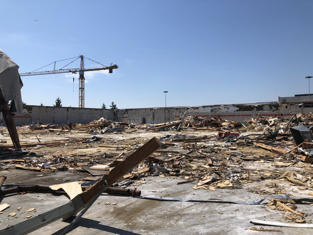 ExploresRetail's tweet image. Two days ago, I returned back to the abandoned Target in Federal Way, Washington. It is currently being demolished. I had fun exploring this building pre-demolition. It’s kind of a bummer that this place will no longer be a thing…