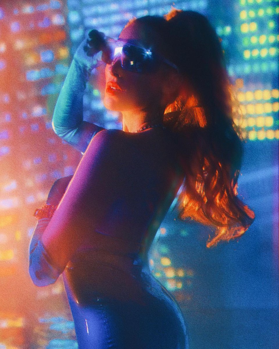 Welcome to Hot City… clothing optional 😘🌆🔥 OUT NOW!! #newmusic #songofthesummer #SummerVibes 
.
Stream here >> bonniemckee.ffm.to/hotcity