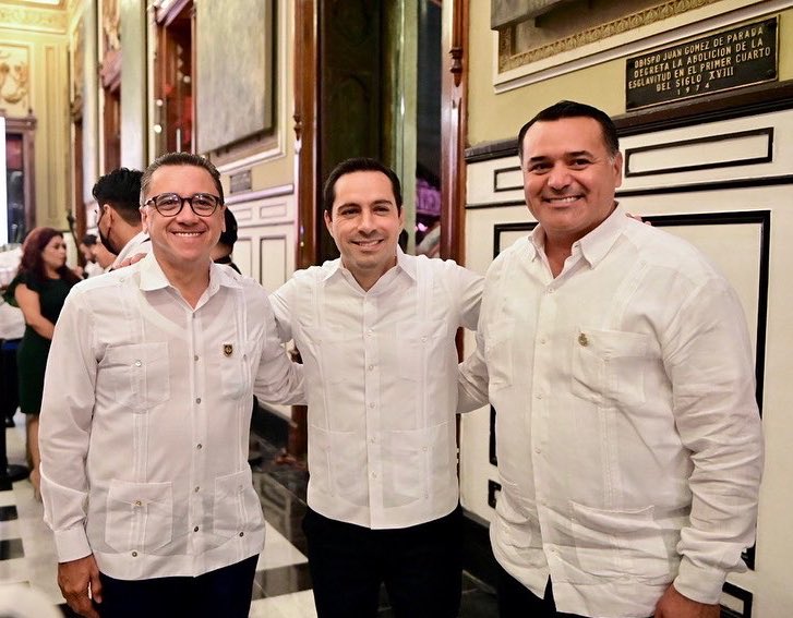 VICTOR HUGO LOZANO (@victorlozanop) on Twitter photo ¡Muchas felicidades estimado <a href="/RenanBarrera/">Renán Barrera</a>! Estoy seguro de que tu liderazgo y experiencia serán muy importantes rumbo al #2024 🔵⚪. Unidos, seguiremos transformando Yucatán. ¡Muchas felicidades estimado <a href="/RenanBarrera/">Renán Barrera</a>! Estoy seguro de que tu liderazgo y experiencia serán muy importantes rumbo al #2024 🔵⚪. Unidos, seguiremos transformando Yucatán.