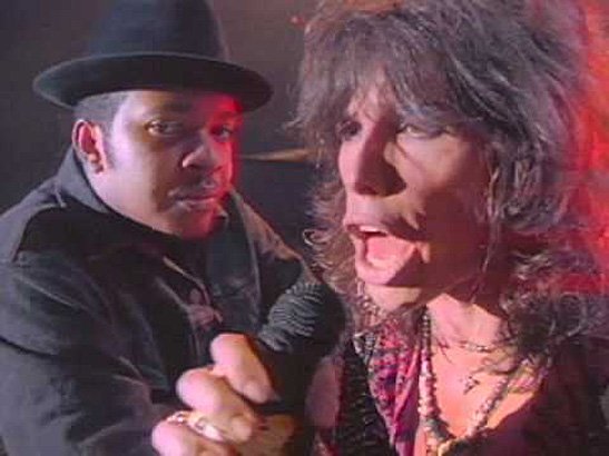 MaxxGhe's tweet photo. 16/08/1986.
MTV trasmette per la prima volta il video di “Walk This Way”: https://t.co/ftaePmf69P dei RUN DMC, con i creatori del brano, Steven Tyler e Joe Perry degli Aerosmith.
#RUN_DMC #StevenTyler #JoePerry https://t.co/jqOw6y8IrF
