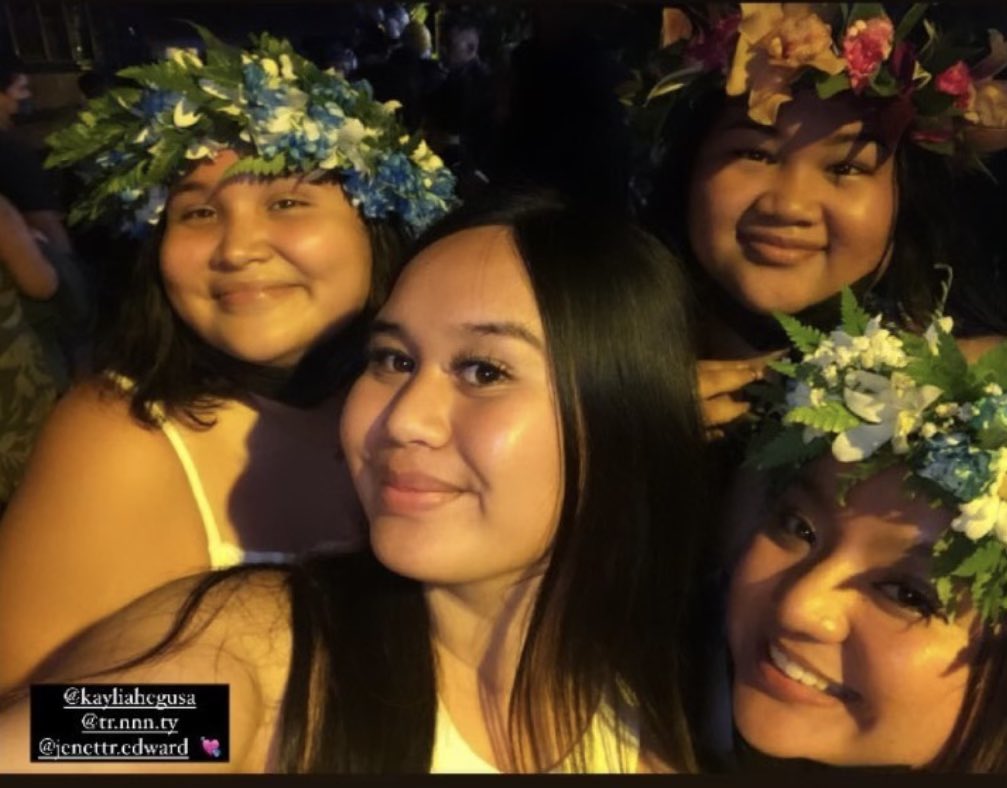 1122Blessed's tweet photo. @crazydollsnft has released the crown flower trait in Hawaii we call it haku or lei poó #Dollish https://t.co/z9cIiDJYzq