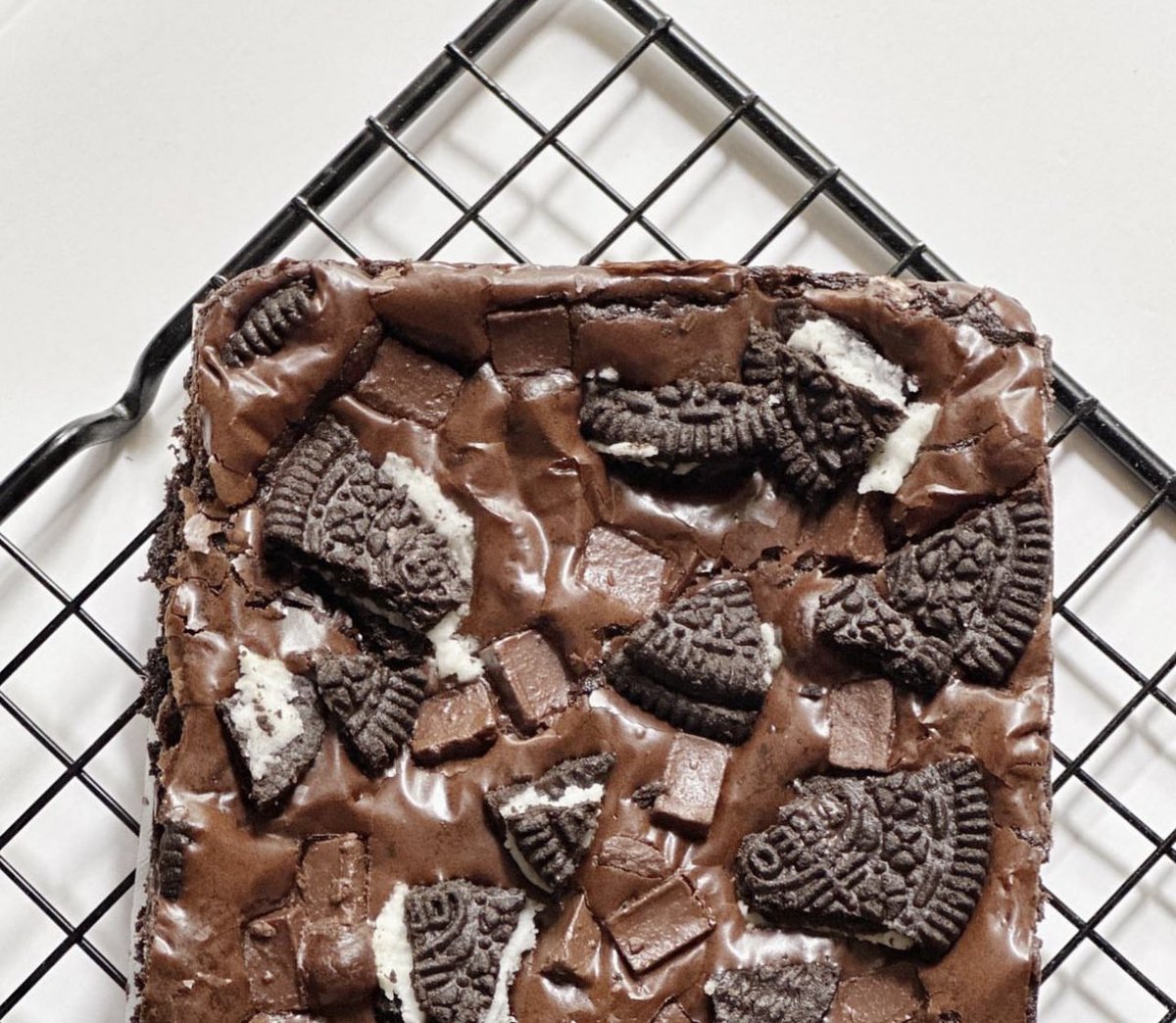 recreathings's tweet photo. aku bikin fudgybrownie buat ultah mark jaemin kemariiin, siapa yang mau? 

ada 6 slice nanti aku send via oren. sudah di vacum jadi aman kok dikirim luar kotaaa. 

kalo mau tinggal reply aja— mau! — gitu yaaa, nanti aku undi yg menangnya. for fun aja yaaaak, semoga beruntung. https://t.co/y03Arscrgv