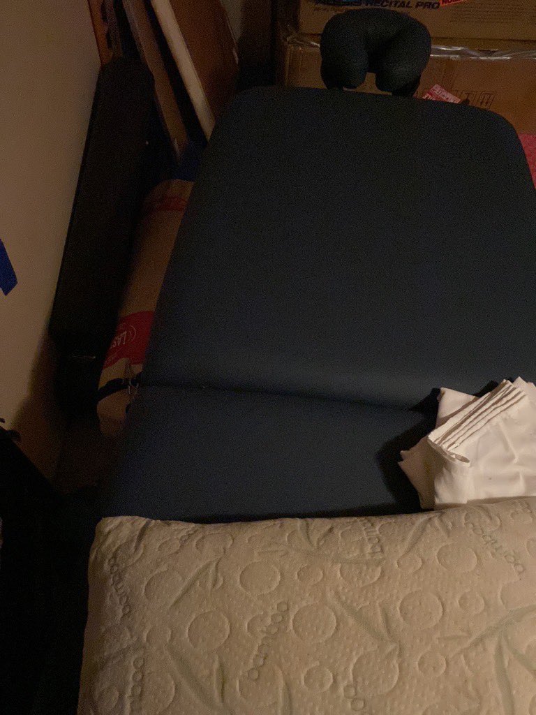 Johnnytiger1981's tweet image. our beautiful new #MassageTable , it is the #EarthLite DX harmony. I&apos;ll be first guinea pig!