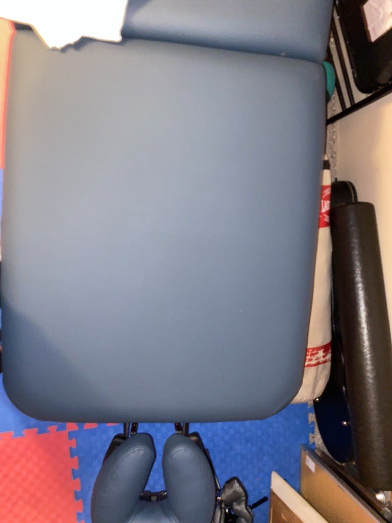 Johnnytiger1981's tweet image. our beautiful new #MassageTable , it is the #EarthLite DX harmony. I&apos;ll be first guinea pig!