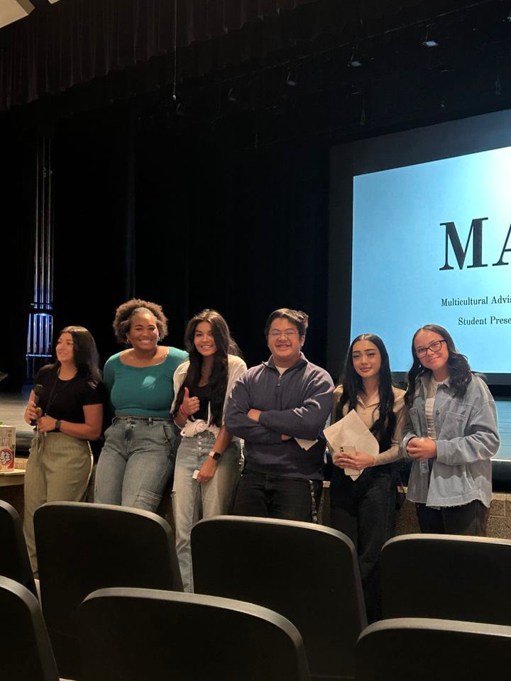 JaidynFranco25's tweet image. MAC (Multicultural Advisory Council) getting things ready to help welcome the student body @SHS_Titans @syracuse_strong for the first day of school! ALL IN TOGETHER 🫶🏽

#allintogether 
#syracusestrong 
#multiculturalfamily