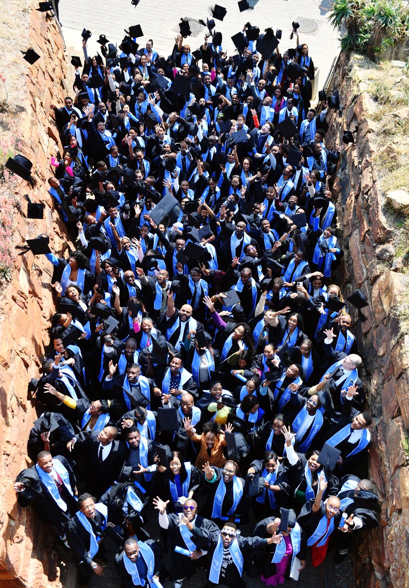 Saki_Zam's tweet image. This was a graduation of about 200 coders who were trained by #WeThinkCode. It was such a joyful occasion. 65 percent of these graduates were already placed by the time of this graduation last week. #throwback
