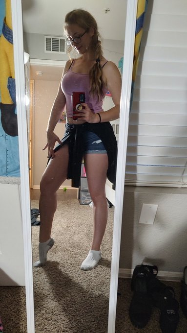 Beautiful Tall Long Haired Natural Curvy Blonde MILF findom model - I have a fetish for the money in<a href="/tag/flowers"class="tags"><span>#flowers</span></a><a href="/tag/skull"class="tags"><span>#skull</span></a><a href="/tag/doodles"class="tags"><span>#doodles</span></a><a href="/tag/420community"class="tags"><span>#420community</span></a>