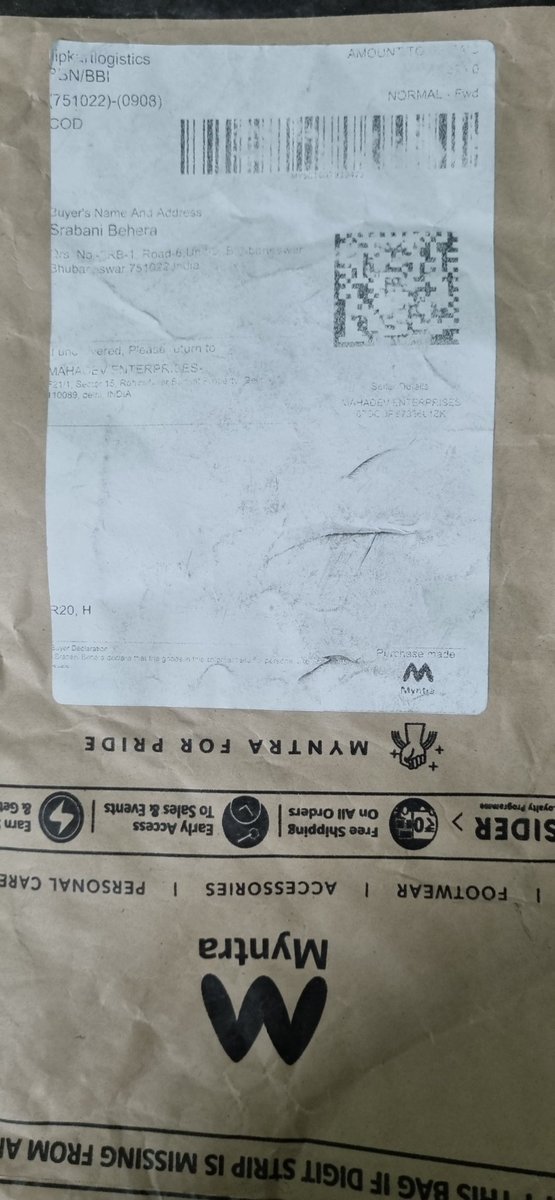 Srabani889176's tweet photo. @nch1915 I have recieved this product from myntra which is wrong and now they are saying that they don't sell this brand and are not responsible for this.Does this package look untampered. Kindly take strict actions against them. @MyntraSupport @jagograhakjago @IndianConsumerF https://t.co/xtOqlr0AHw