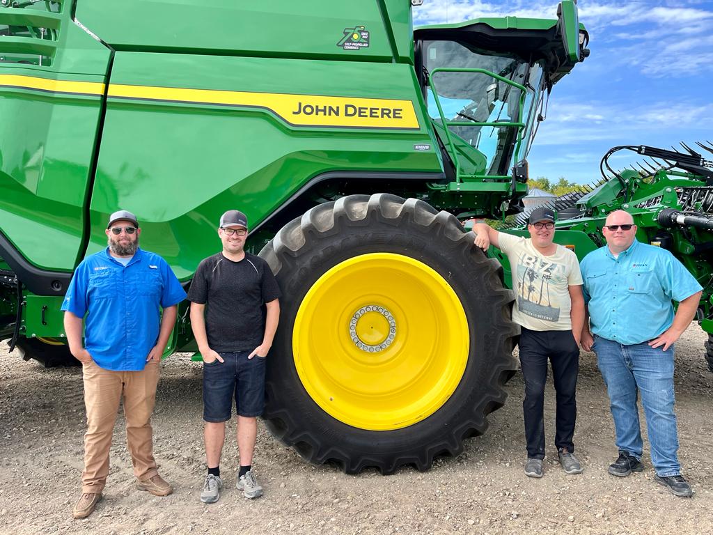 Big shout out to <a href="/GoodyearFarm/">Titan & Goodyear Farm Tires</a> and <a href="/ScottSloan6164/">Scott Sloan</a> for sending these guys out to scale up this John Deere X9 Combine on LSW1400/30R46 fronts and LSW1000/45r32 rears. Was really good to know what the true weight on this massive machine is! 
<a href="/FarmingAintEasy/">Chris Claeys</a> <a href="/Apple_Piebaker/">Matt C</a>