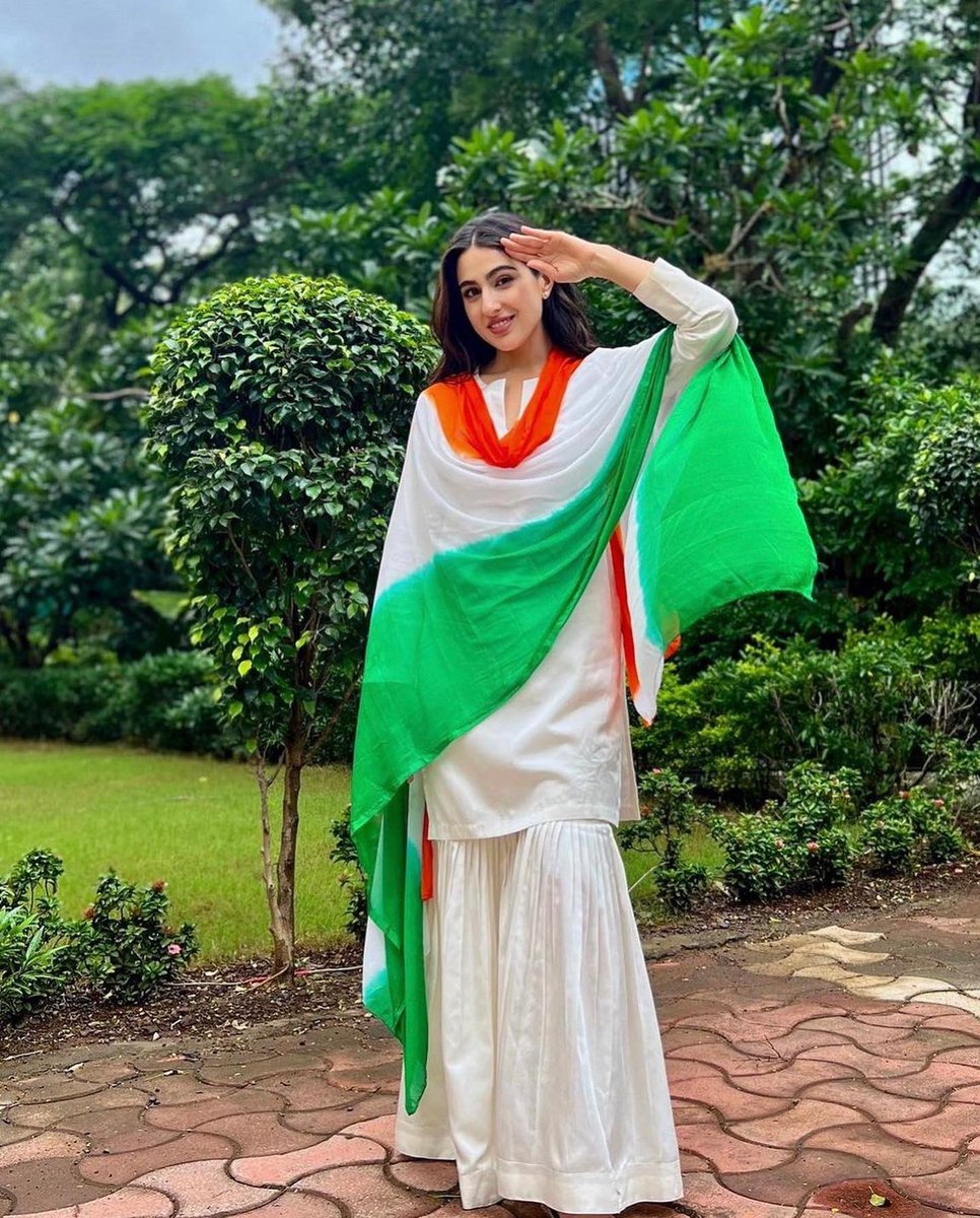 KetchupBinge's tweet image. 77th Azadi ka Amrit Mahotsava celebrations in Bollywood 🕊️🇮🇳

#15august2023 #IndependenceDay2023