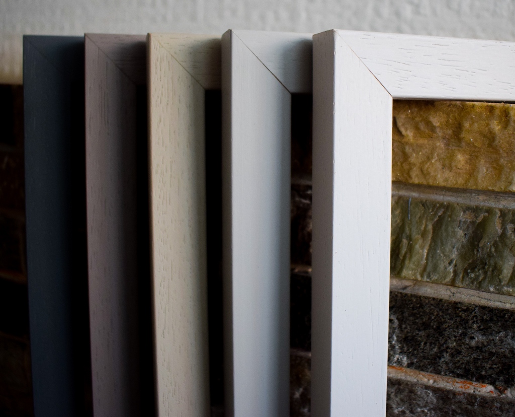 FlagshipFraming's tweet photo. Hebden offers a large choice of both contemporary and traditional profiles in a range of Interior Design inspired colours in an open grain finish, hand picked by us.

#Flagshipframing #pictureframingsupplies #pictureframemoulding #bespokeframing #bespokepictureframing https://t.co/HNxeZp2lyJ