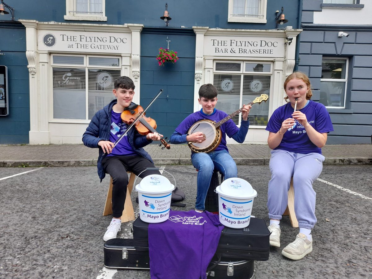 Thank you so much to Ríona, Martin &amp; Christopher who raised €300 for our new #regionalcentre by busking in Swinfords recent Síamsa Sráide. Thank you for thinking of our project 💜. @mayodownsyndrome #fundraising #community #communityspirit #grateful