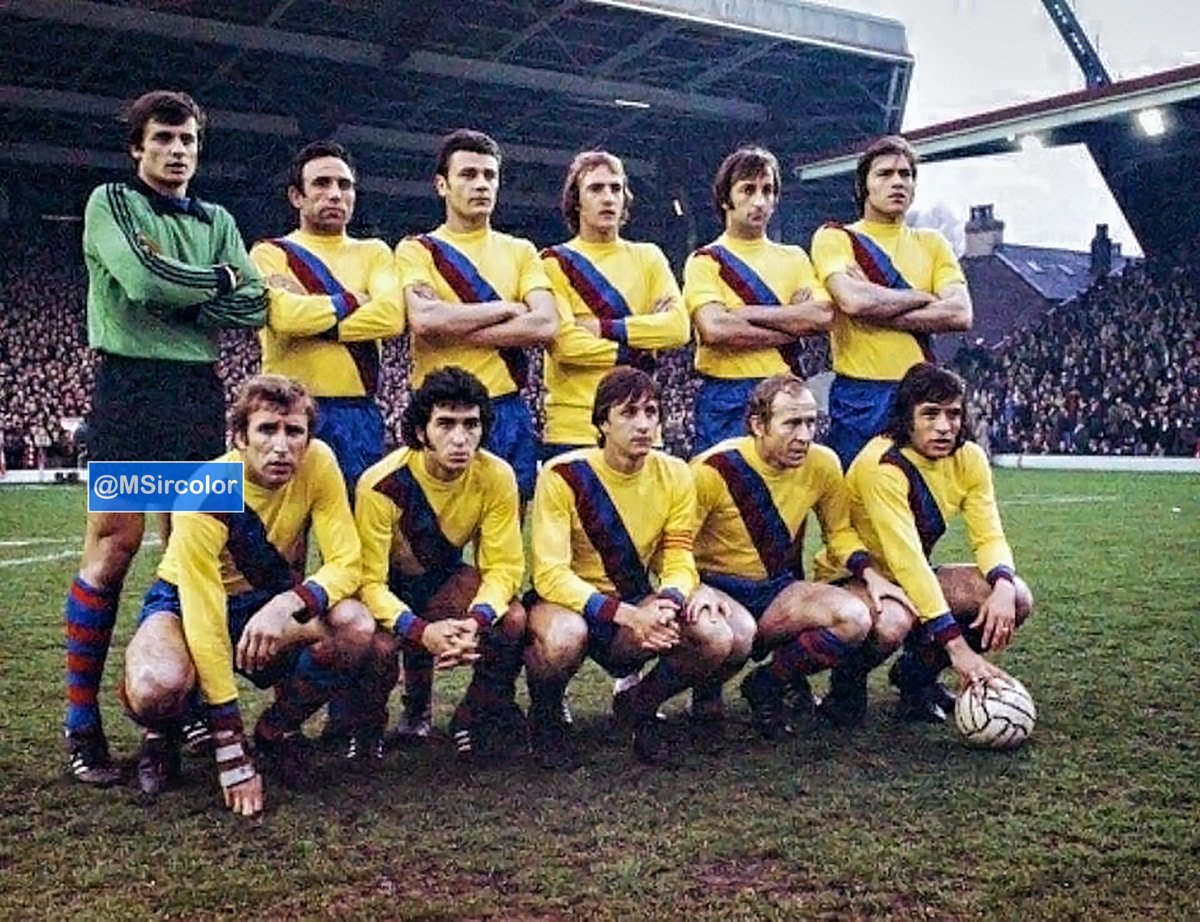 MSircolor's tweet photo. Foto del @FCBarcelona_es de amarillo 75-76 (14-4-76) (1-1) estadio de #Anfield contra el #LiverpoolFC  copa de la #UEFA #Mora #Rifé #Albadalejo #Neeskens #Costas #Migueli ;; #Rexach⚽️ #Corominas #Cruyff #Marcial y #Heredia El entrenador era #LaureanoRuiz https://t.co/Bqmq2XDv8q