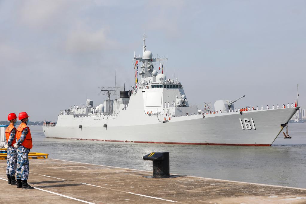 Ren'ai Jiao has always been part of China's Nansha Qundao. The Philippine government should not underestimate China's determination to safeguard its territorial sovereignty, maritime rights &amp; interests. It must not be naive about the "protection" of the US, said Yan Yan, a