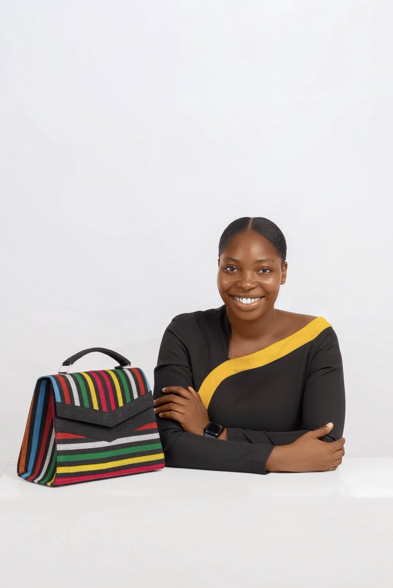 presshyuz's tweet photo. @eniturn 2017 vs 2023
2017: My very first photoshoot with the products from my brand
2023: My most recent photoshoot with the product from my brand. https://t.co/2wM2IHOcQn