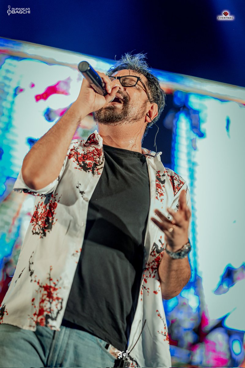 EventmasIndia's tweet photo. Glimpses of @rupankarbagchi Live at Medinipur !
Captured by : Ron
#Eventmas #TeamEventmas #RBL #Photography #LiveMusic #TeamEventmas #WeCreateYouCelebrate https://t.co/lFjfBTtSYk