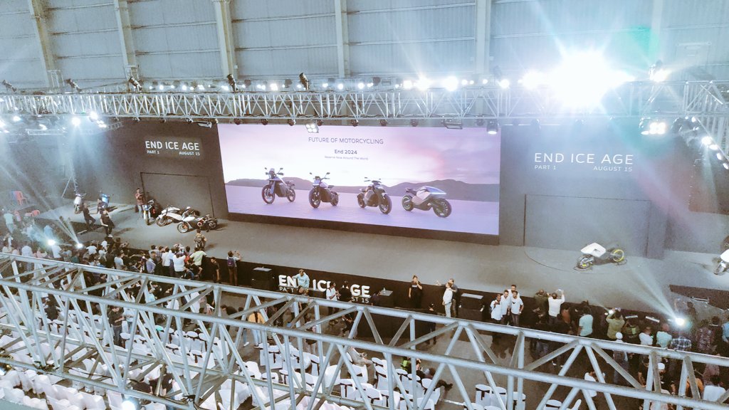 shrienergy's tweet photo. Oh I was there ...😁
"distracted by all the techximent!!!"😍
Next time I'm not gonna miss all those selfie moments. ⚡🚗⚡
@bhash
@ola_paparazzi
@OlaElectric
@Khalidaaalbadri
#OlaCustomerDay2023 #EndICEagePart1 https://t.co/1ORgeOc3lb