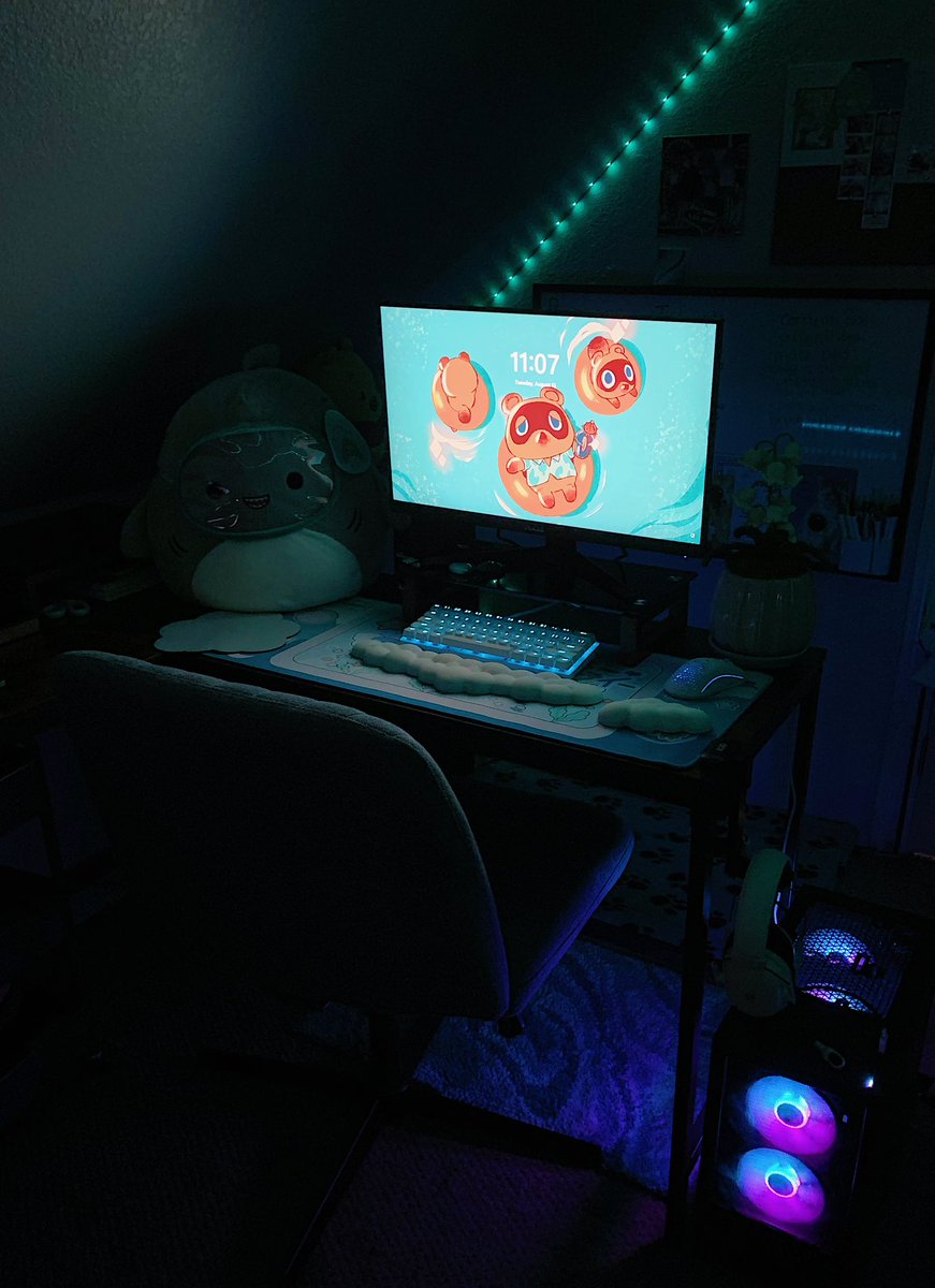Got a new PC set up
Shoutout to <a href="/ZachsTechTurf/">Zach's Tech Turf</a> for the Deathstrike V2 prebuilt!
#ratemysetup