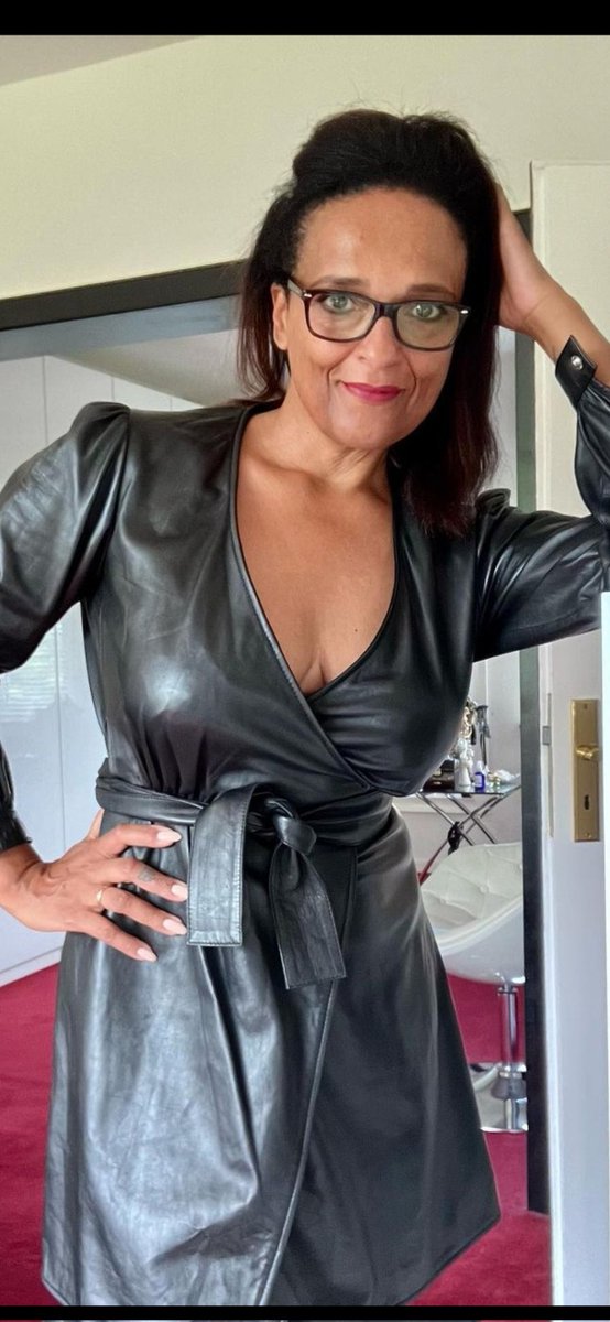 Do love a leather sexy mature lady