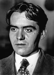 VictorFdez_'s tweet photo. Un día como hoy de 1936, Lorca fue detenido por los fascistas de Granada. Fue llevado al Gobierno Civil donde lo torturaron. Pocas horas después fue llevado a un paraje entre Víznar y Alfacar donde fue asesinado con otras tres víctimas. https://t.co/jIC4uonN6X