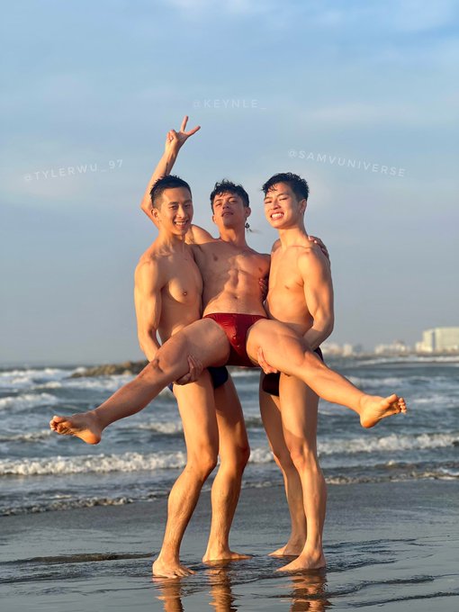 You can choose one to take home, which one do you choose? @keynle_ @samvuniverse https://t.co/NDzeTD