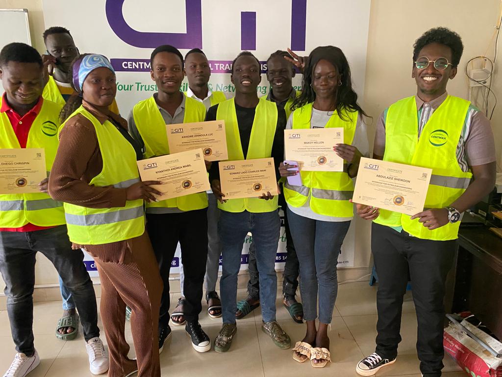 c_centmax's tweet photo. 🎓🛢️ Congrats to our Oil &amp; Gas interns on graduating! 🌟🔥 Ready to make waves in the energy world. 🌏💪 #OilAndGasFutures #GraduationDay #EmpoweringEnergy" https://t.co/coJTpTsuSF