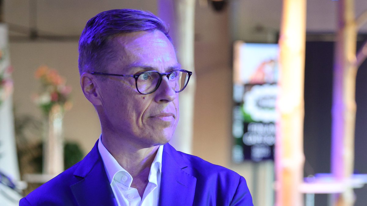 Kokoomus (@kokoomus) on Twitter photo "On suuri kunnia, että minua on pyydetty ehdolle. Tässä maailmanpoliittisessa tilanteessa vastaus on yksiselitteinen.
Kun isänmaa kutsuu, silloin mennään", toteaa <a href="/alexstubb/">Alexander Stubb</a> 💙🇫🇮
#kokoomus #presidentinvaalit "On suuri kunnia, että minua on pyydetty ehdolle. Tässä maailmanpoliittisessa tilanteessa vastaus on yksiselitteinen.
Kun isänmaa kutsuu, silloin mennään", toteaa <a href="/alexstubb/">Alexander Stubb</a> 💙🇫🇮
#kokoomus #presidentinvaalit
