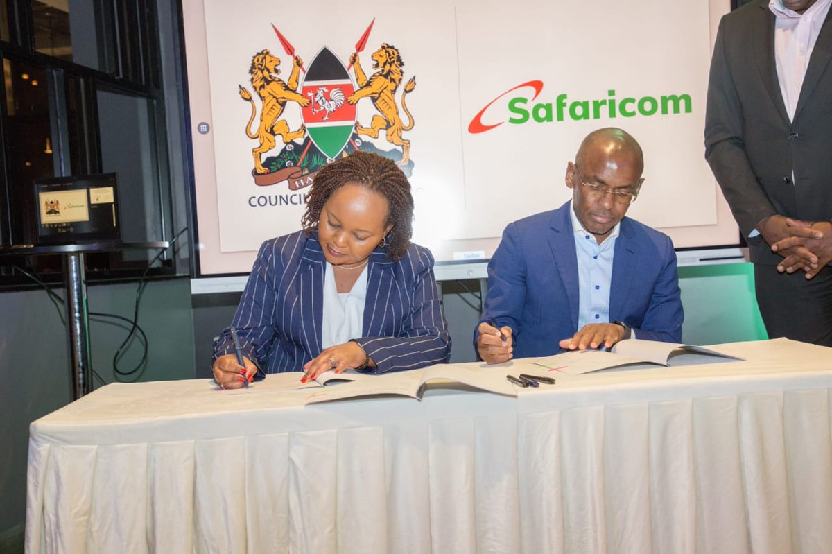 Orina_Augustine's tweet image. Last Evening, @KenyaGovernors 
Chairperson Governor Anne Waiguru signed an MOU with Safaricom.  

The MoU underscores partnership between Safaricom and COG on digitization of Revenue Management Systems, access to information &amp;amp; Citizen engagement. 

#KirinyagaAtDevCon2023