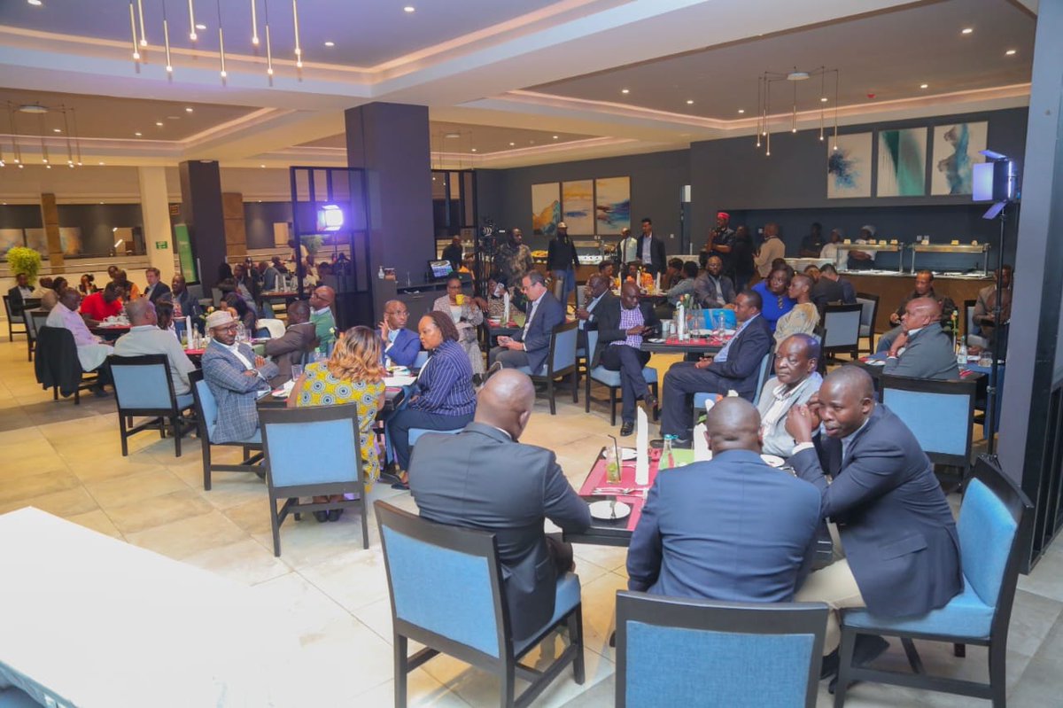 Orina_Augustine's tweet image. Last Evening, @KenyaGovernors 
Chairperson Governor Anne Waiguru signed an MOU with Safaricom.  

The MoU underscores partnership between Safaricom and COG on digitization of Revenue Management Systems, access to information &amp;amp; Citizen engagement. 

#KirinyagaAtDevCon2023