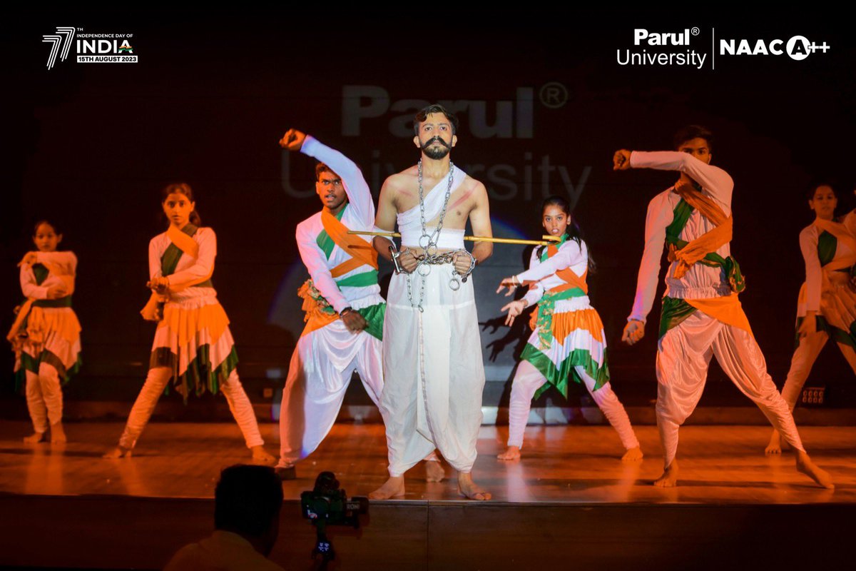 Paruluniversit3's tweet photo. A dramatic tribute to the history of our nation! 🇮🇳 
The stage came alive with a compelling drama performed by the students as they commemorated Independence Day by bringing stories of the past - of our leaders and their journeys - to life. https://t.co/MCnY4LybXE