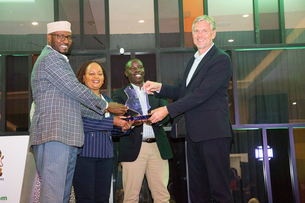 PeterKariukiKE's tweet image. ◉ CoG SIGNS MoU WITH SAFARICOM: 

Last Evening, the @KenyaGovernors led by Governor Anne Waiguru signed an MOU with Safaricom.

Key areas include: 

• Digitization of Revenue Management Systems

• Access to information &amp;amp; Citizen engagement

#KirinyagaAtDevCon2023
@AnneWaiguru
