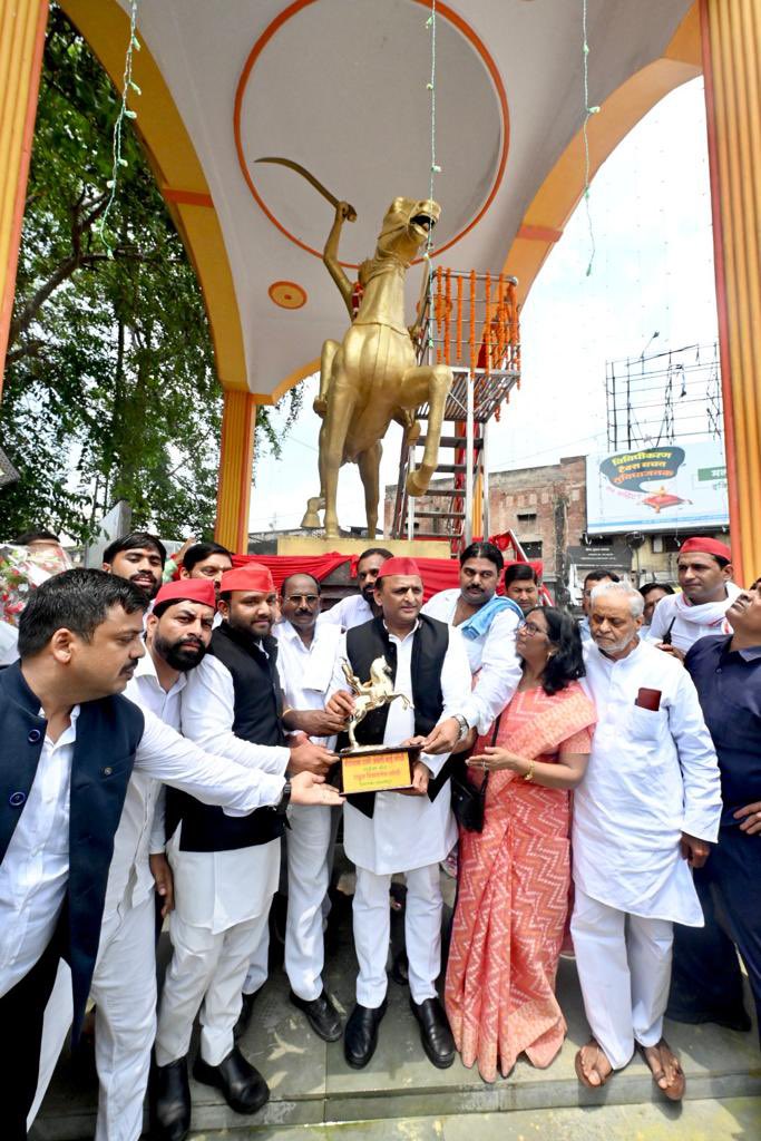 yadavakhilesh's tweet photo. 1857 की क्रांति में अहम भूमिका निभाने वाली महान वीरांगना रानी अवंतीबाई लोधी जी की जयंती पर सादर नमन। https://t.co/aEYZtXdj7w