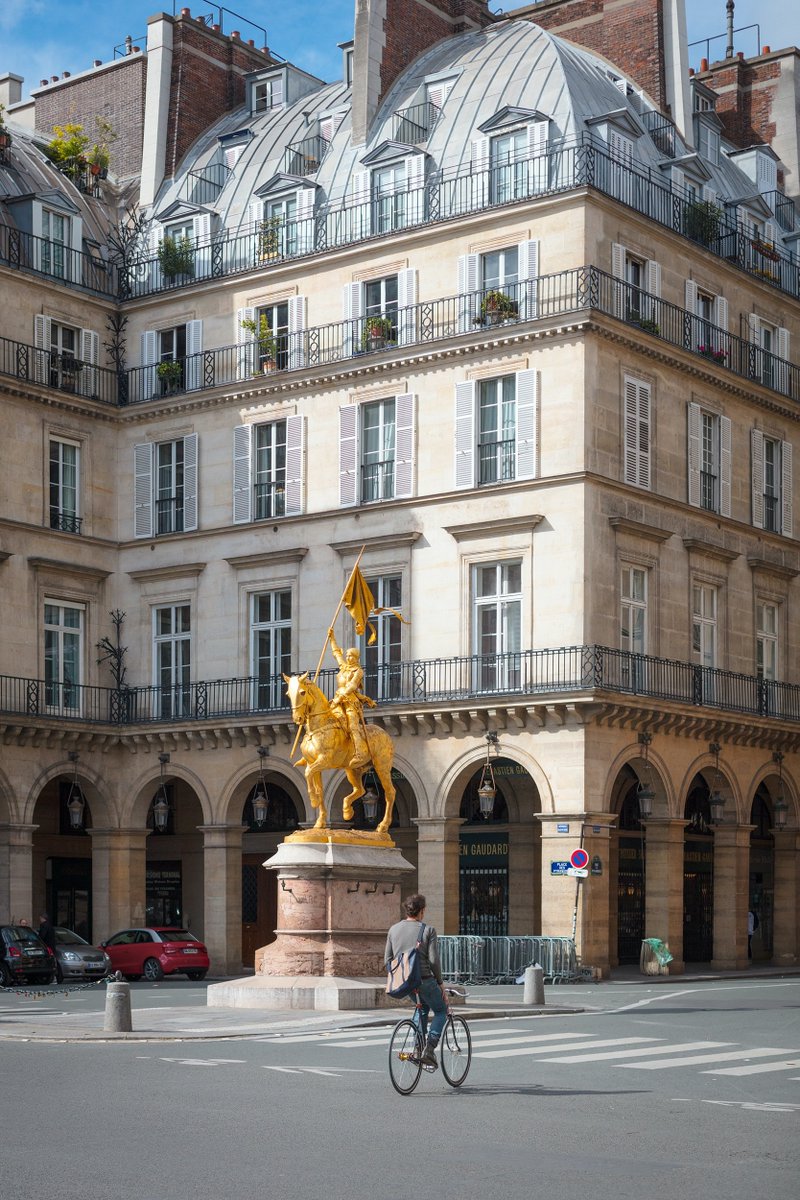 Wednesday is for the windows of Paris...Looking down on the 'golden' statue of Joan of Arc on the Place des Pyramides in the 1st arr.. #Wednesdayforwindows #Paris #architecture