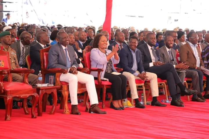 Orina_Augustine's tweet image. Governor Anne Waiguru who is also the Chairperson @KenyaGovernors
will highlight the Status of Devolution in Kenya 10 Years Later. 

#KirinyagaAtDevCon2023 @AnneWaiguru
