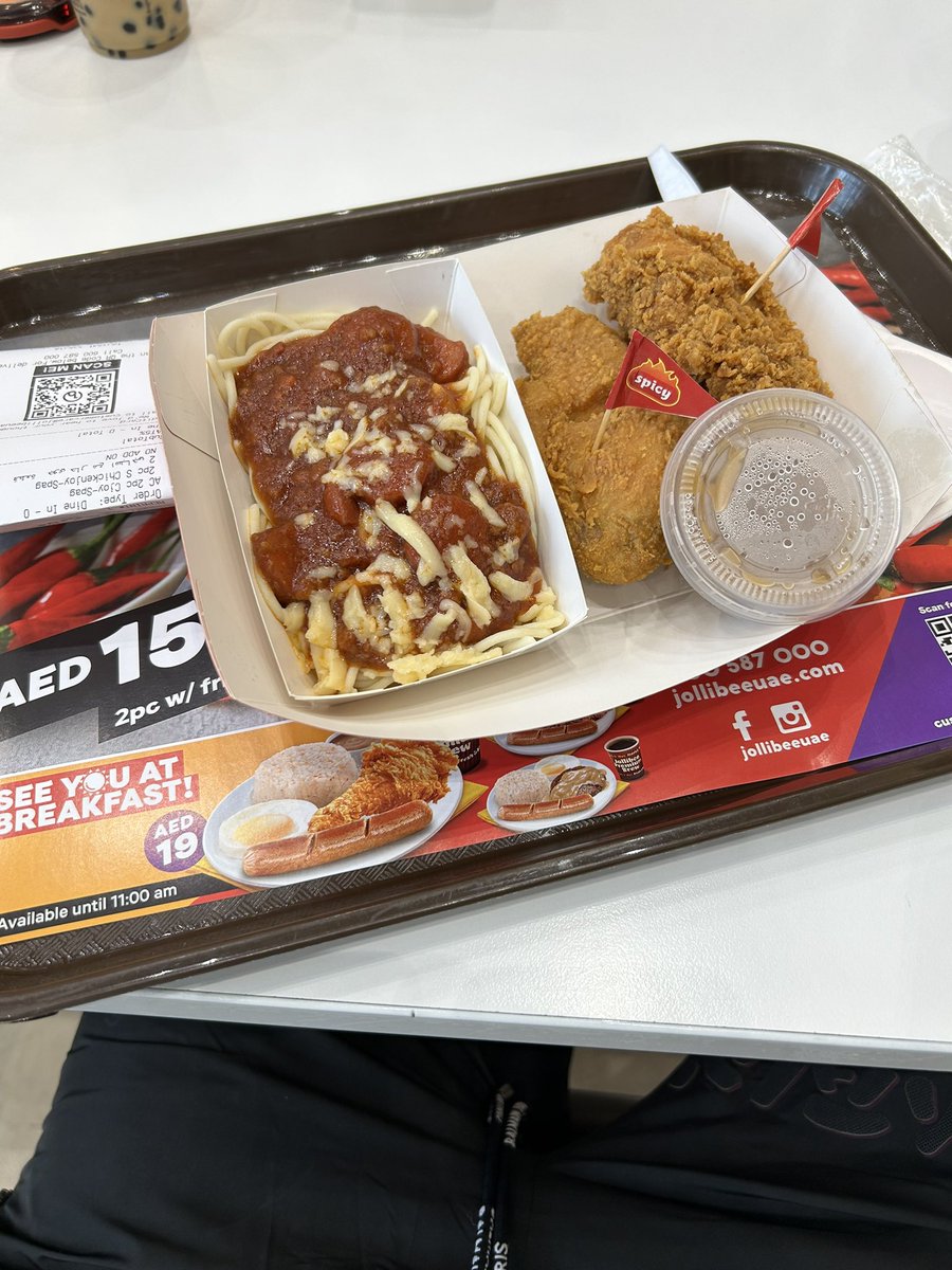 PunkDaGod's tweet photo. Finally got to try Jollibee and golly the Chicken is amazing spaghetti is extremely mid doe but that chicken SHEESH https://t.co/5vsWvcpdyN
